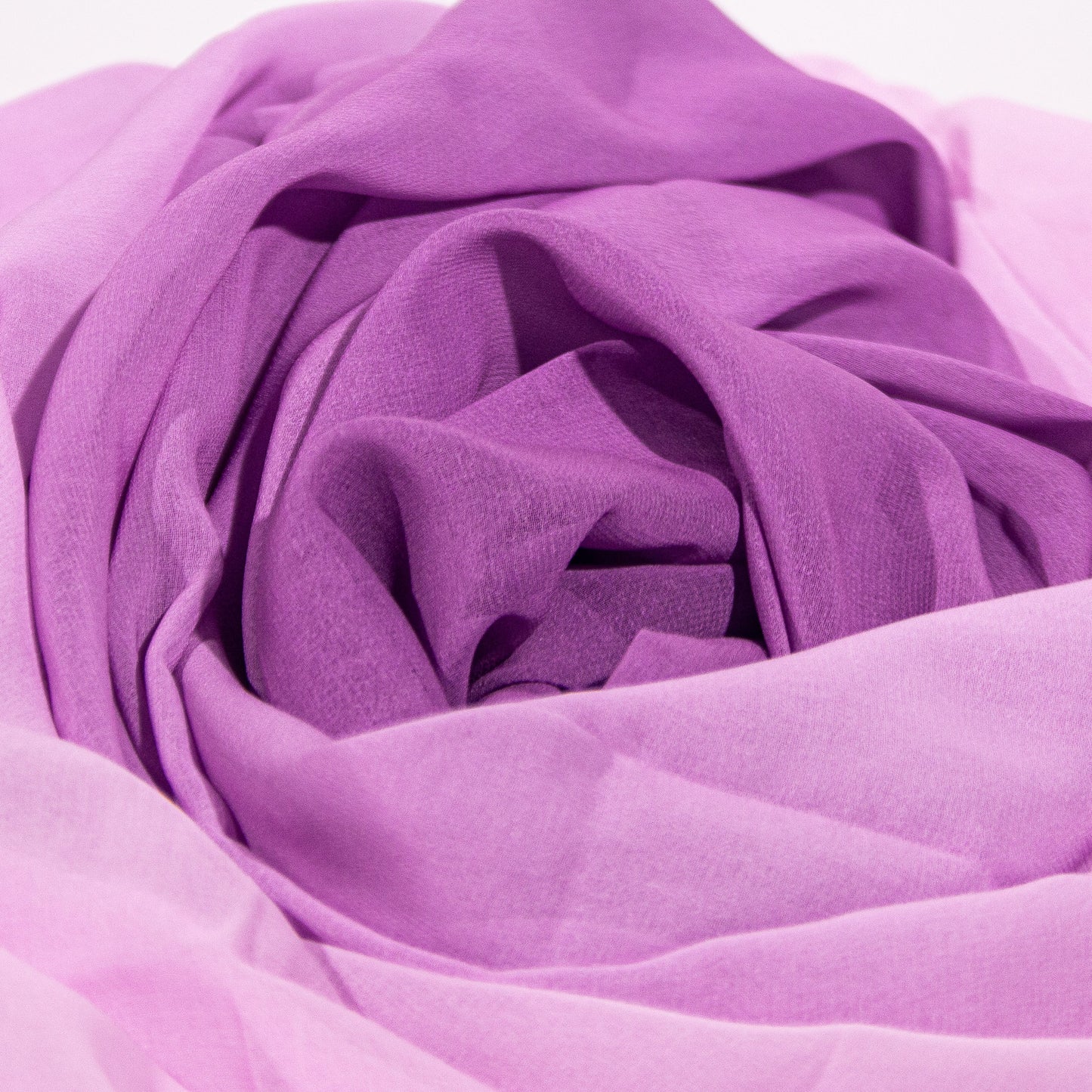 Détail tissu foulard femme Eveil de Lilas collection Souffle de Couleurs LAZNA Maroc